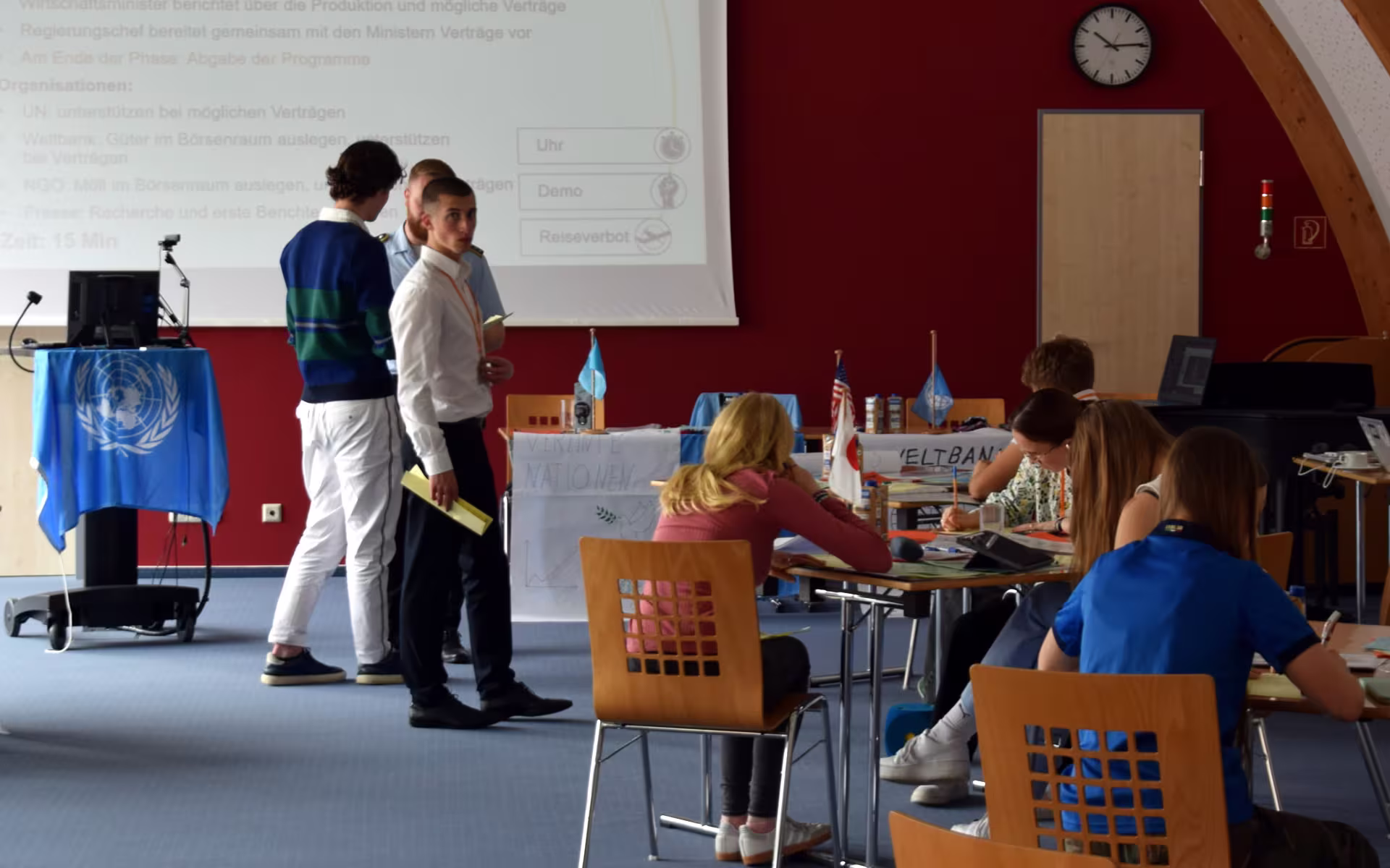Planspiel POL&IS im Internat Schloss Torgelow