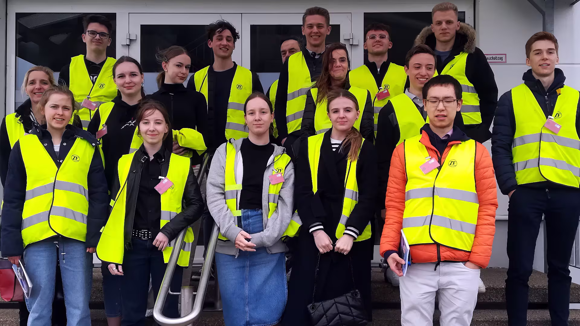Exkursion zum Airbag-Werk Exkursion zum Airbag-Werk